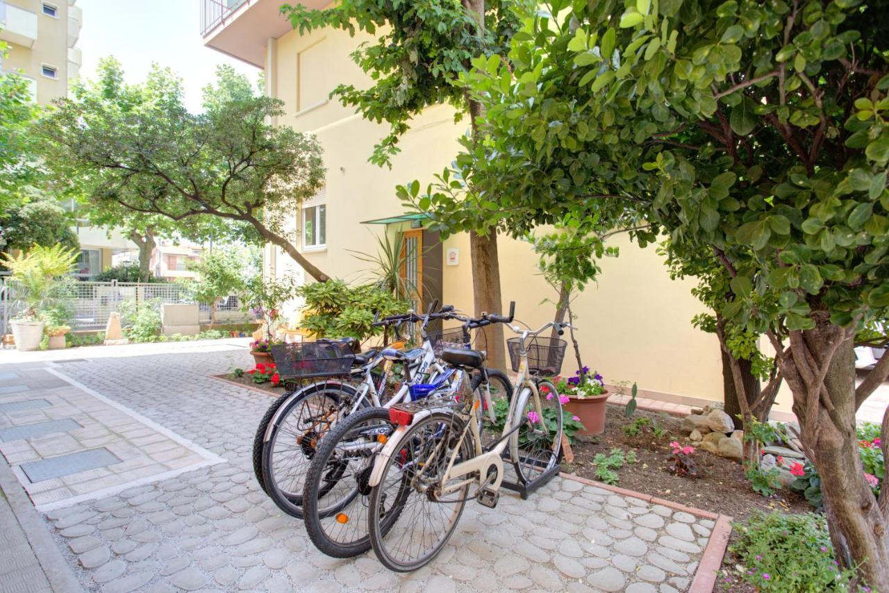 Hotel Nella Rimini Exterior photo