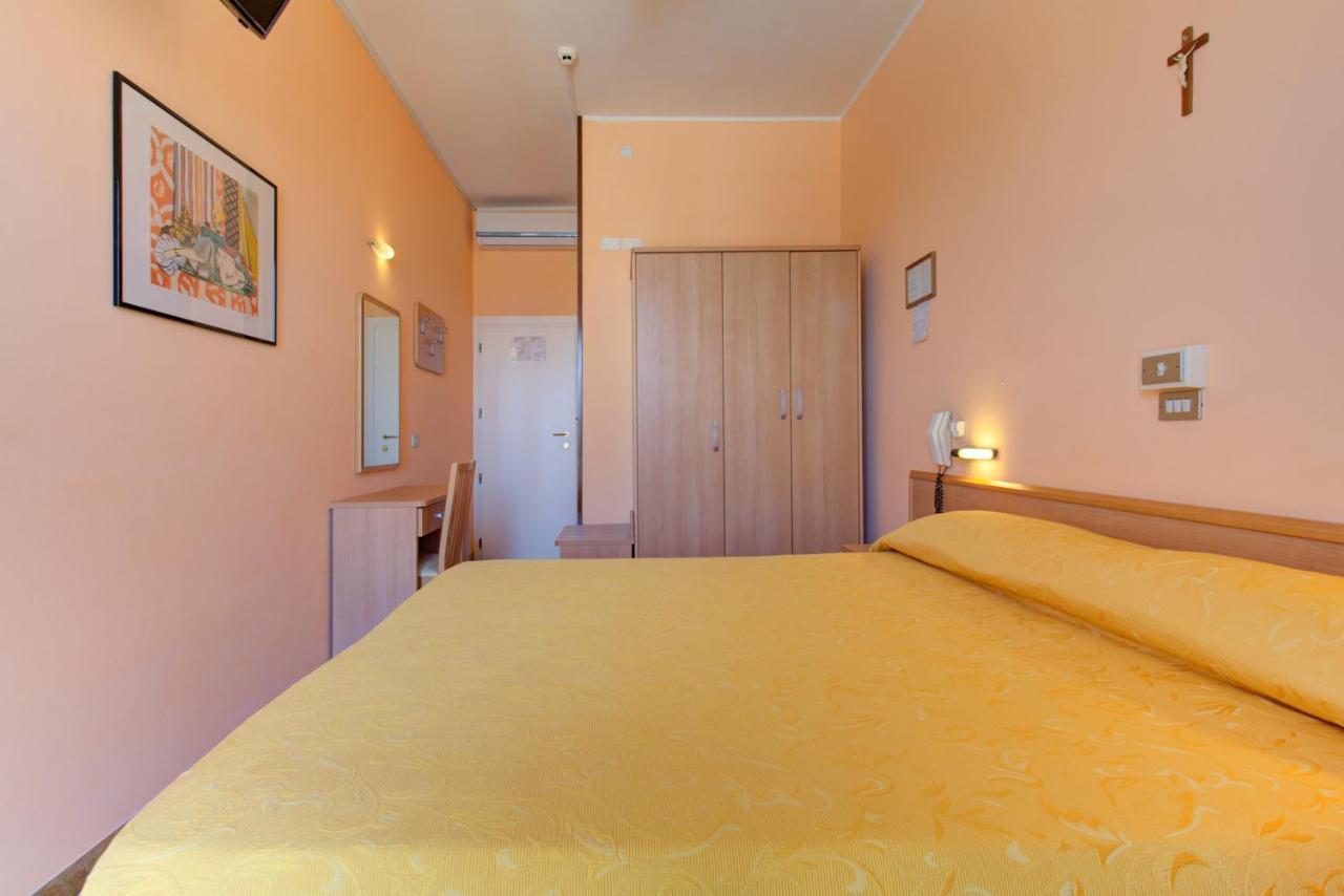 Hotel Nella Rimini Exterior photo